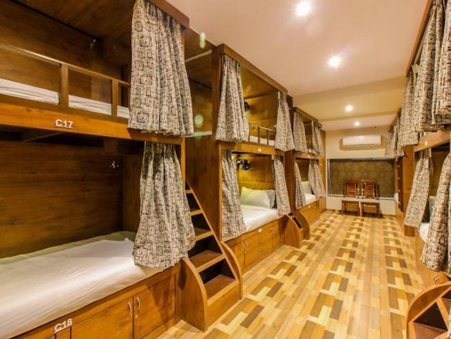 Hygeinic Airport Dormitory Near By Bom Pansiyon Mumbai Dış mekan fotoğraf
